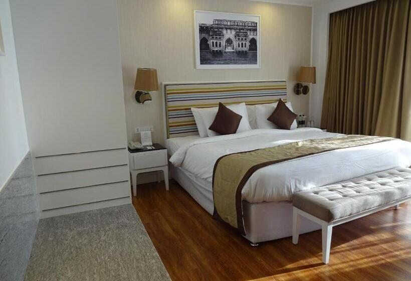 标准间, Amanora The Fern Hotels & Club