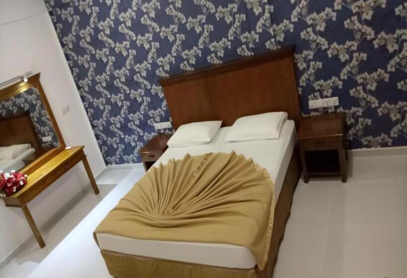 발코니 디럭스 룸, Garden Beach Hotel Kalutara