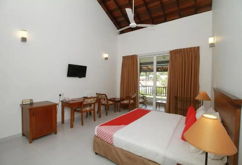 Deluxe Room with Balcony, Garden Beach Hotel Kalutara