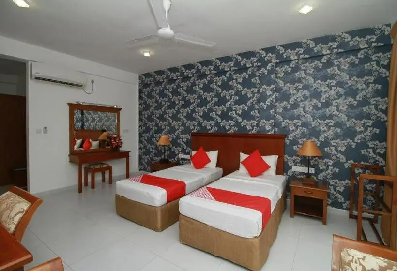 Deluxe Room with Balcony, Garden Beach Hotel Kalutara