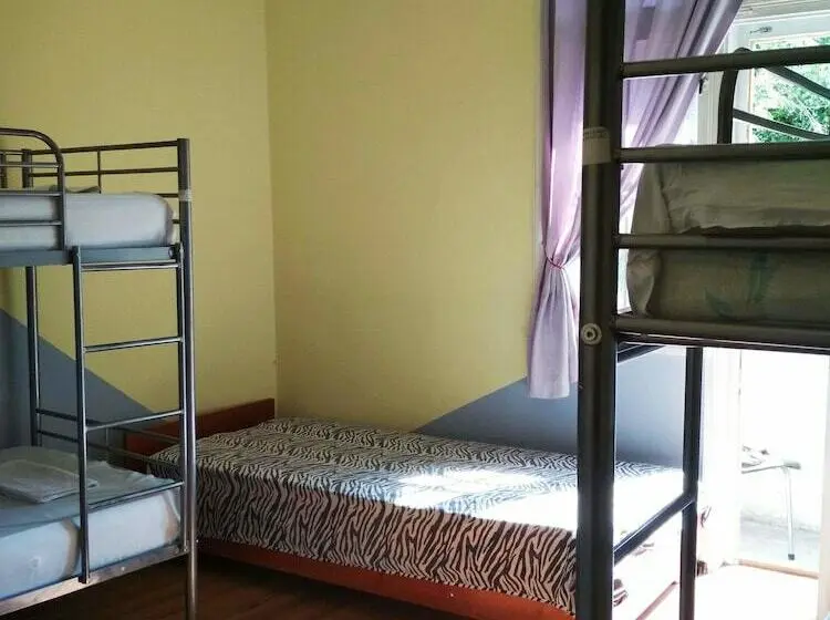 تختخواب در اتاق مشترک, Hostel Compass Burgas