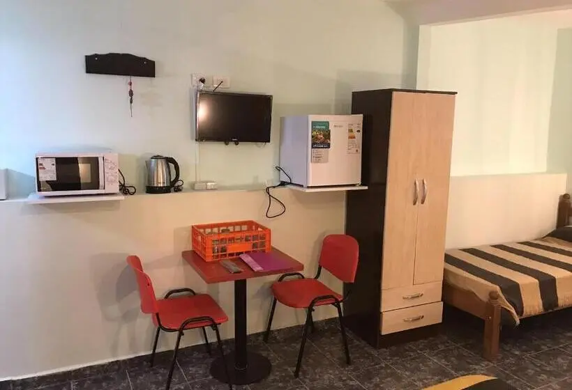 スタンダード４人部屋, Apart Eva Luna Departamentos Y Habitaciones Con Baño Privado