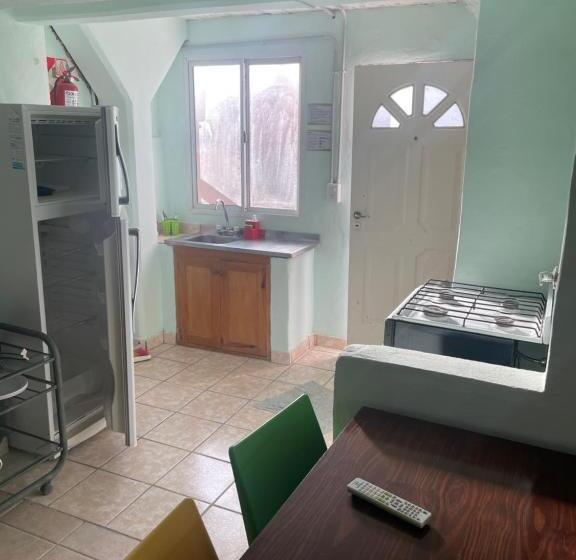 1베드룸 아파트 1층, Apart Eva Luna Departamentos Y Habitaciones Con Baño Privado