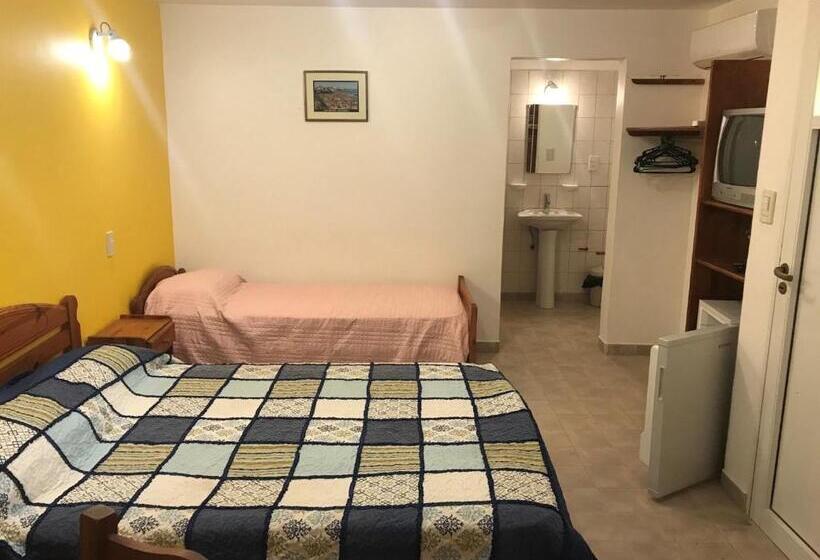 베이직 3인 룸, Apart Eva Luna Departamentos Y Habitaciones Con Baño Privado