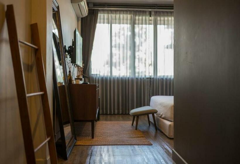 اتاق لوکس, Iron32