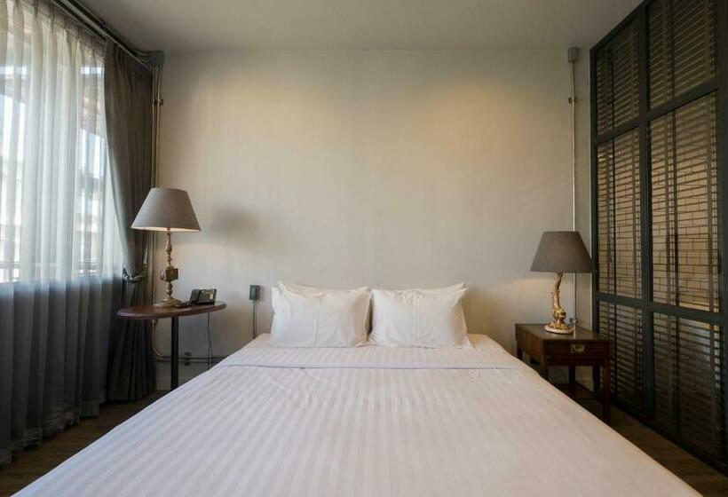 اتاق لوکس, Iron32