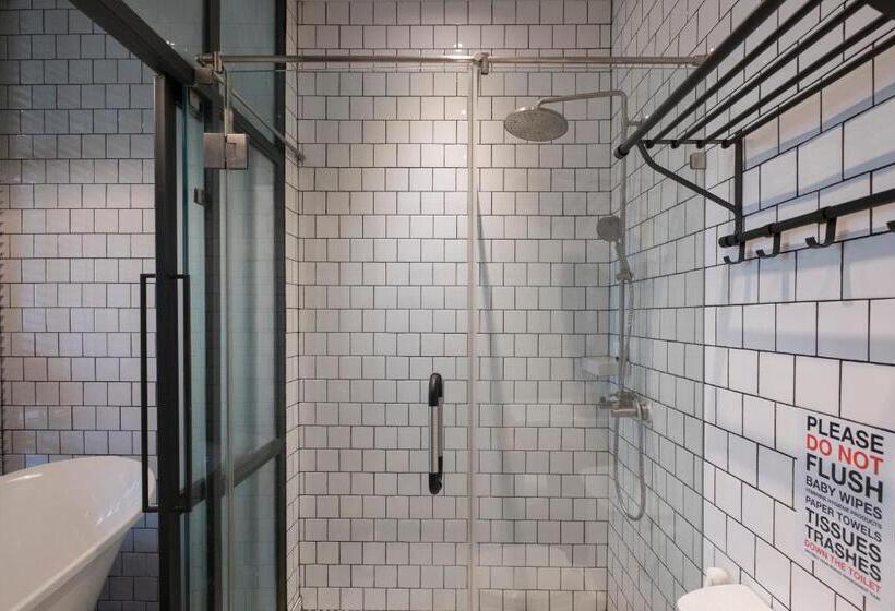 اتاق لوکس, Iron32