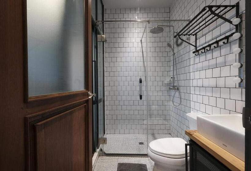 اتاق لوکس, Iron32