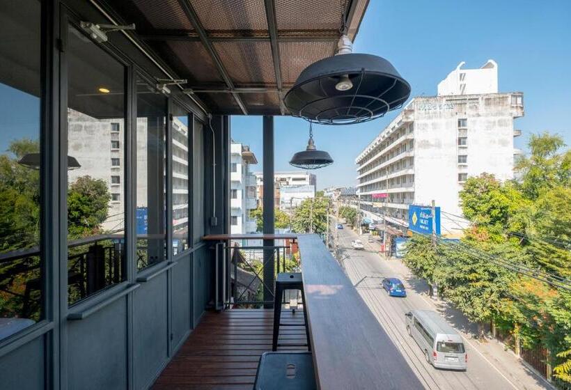 اتاق لوکس, Iron32