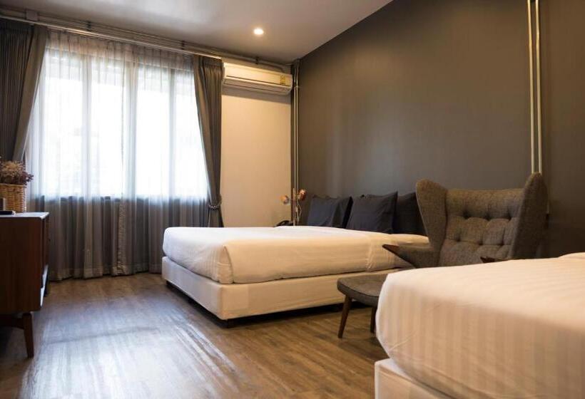 اتاق استاندارد سه نفره, Iron32