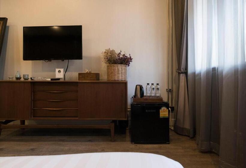 اتاق استاندارد سه نفره, Iron32