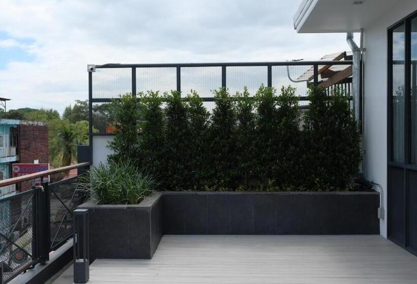 ویلای 1 خوابه, Iron32