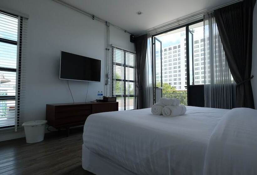 اتاق رمانتیک, Iron32