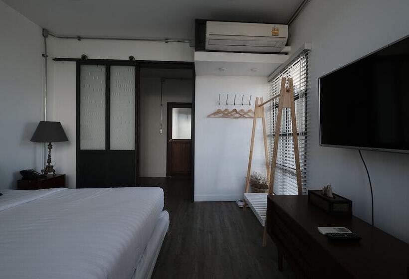 اتاق رمانتیک, Iron32