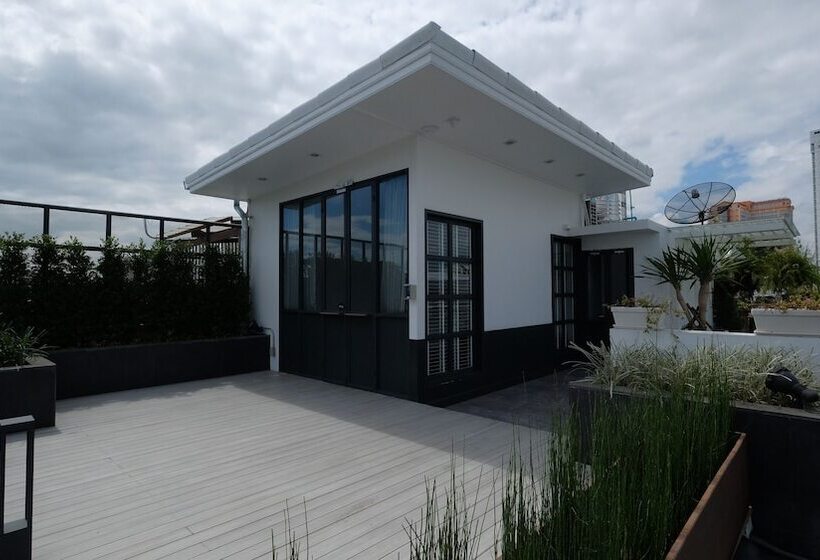 اتاق رمانتیک, Iron32