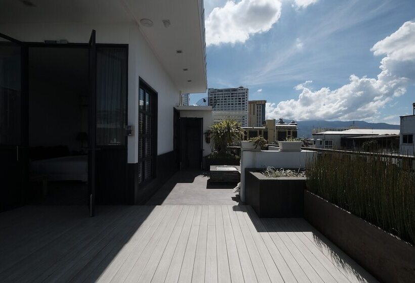 اتاق رمانتیک, Iron32