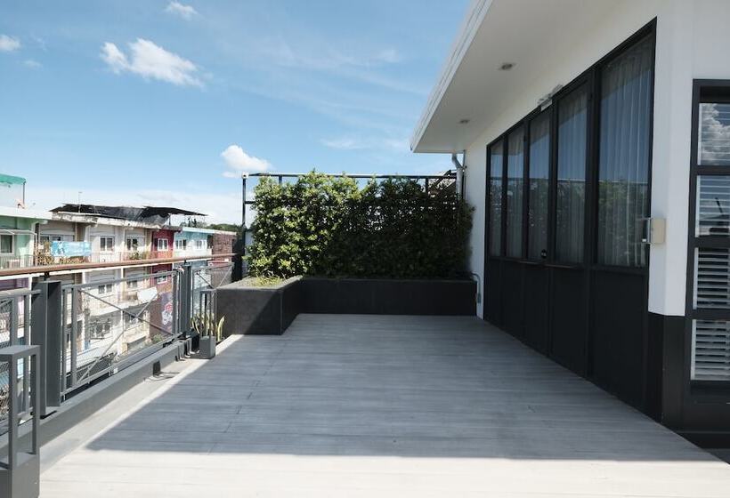 اتاق رمانتیک, Iron32