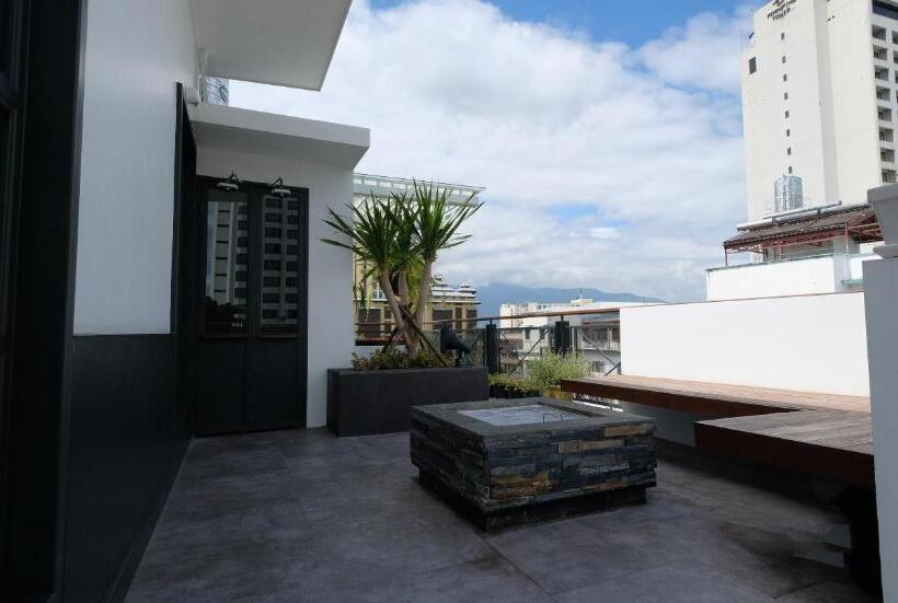 ویلای 1 خوابه, Iron32