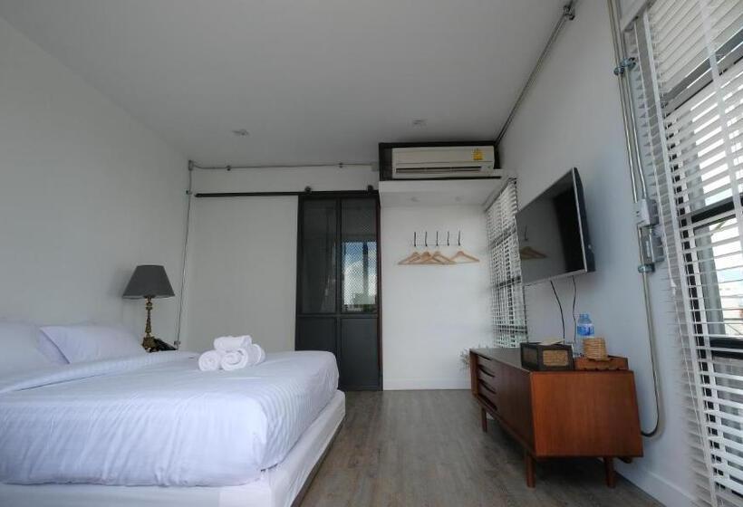 ویلای 1 خوابه, Iron32