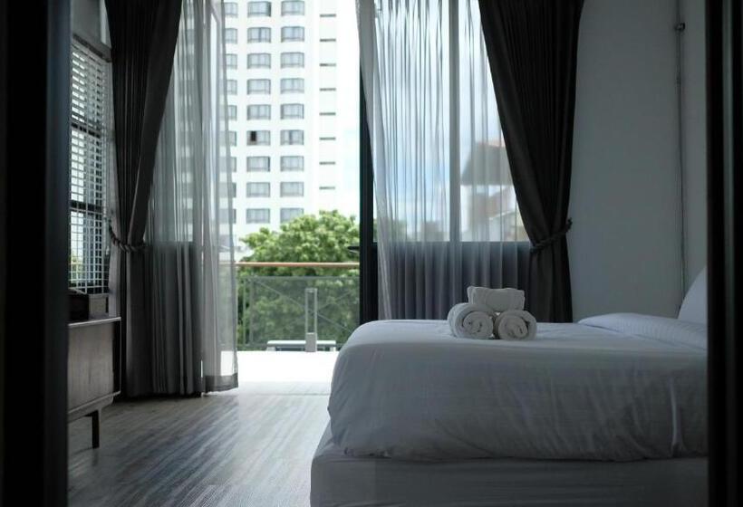 ویلای 1 خوابه, Iron32