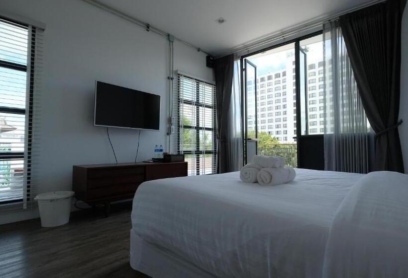 ویلای 1 خوابه, Iron32