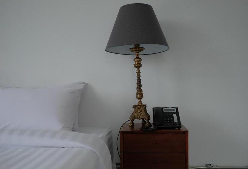 ویلای 1 خوابه, Iron32