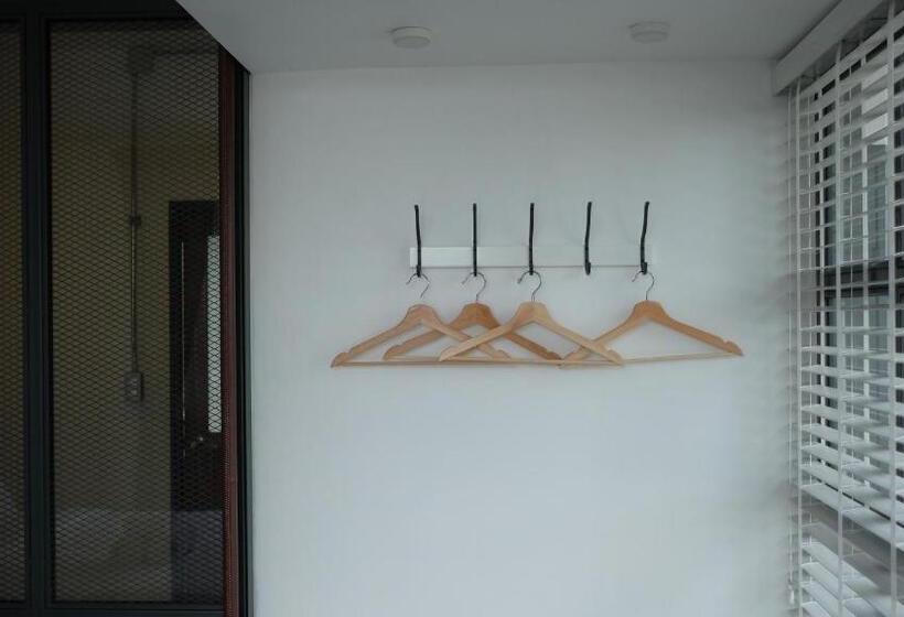 ویلای 1 خوابه, Iron32