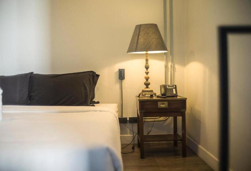 اتاق لوکس, Iron32