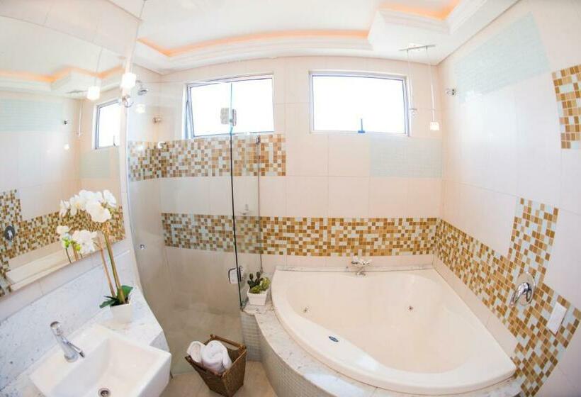 جناح مزود بجاكوزى, Regente