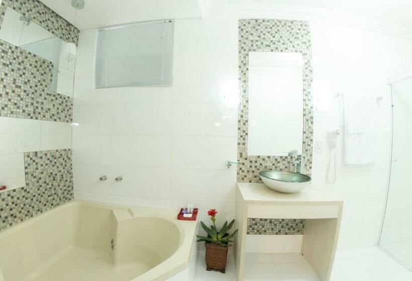 جناح مزود بجاكوزى, Regente