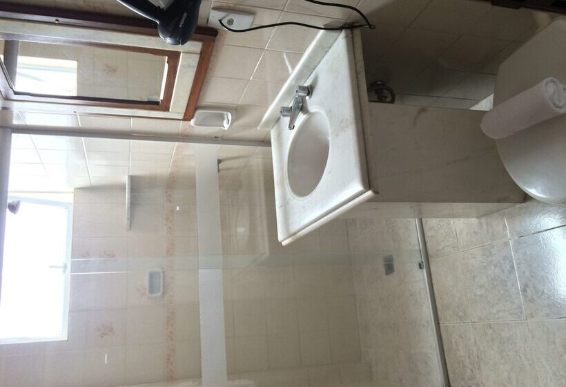 デラックストリプルルーム, Regente