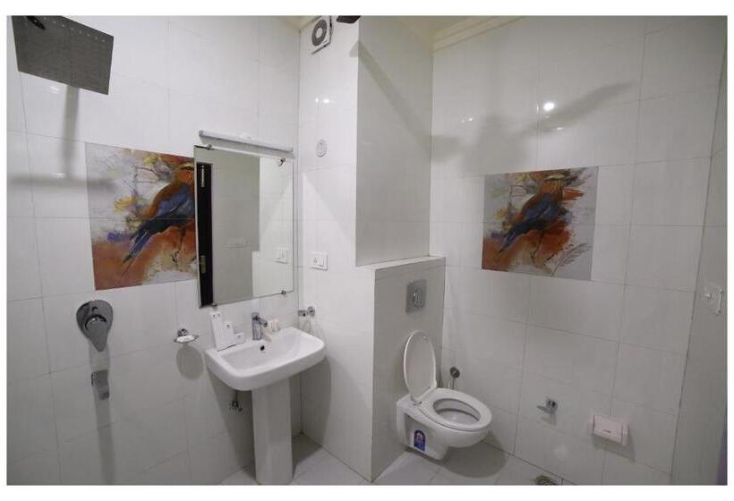 Номер Deluxe, Treebo Dee Intercontinental Amritsar