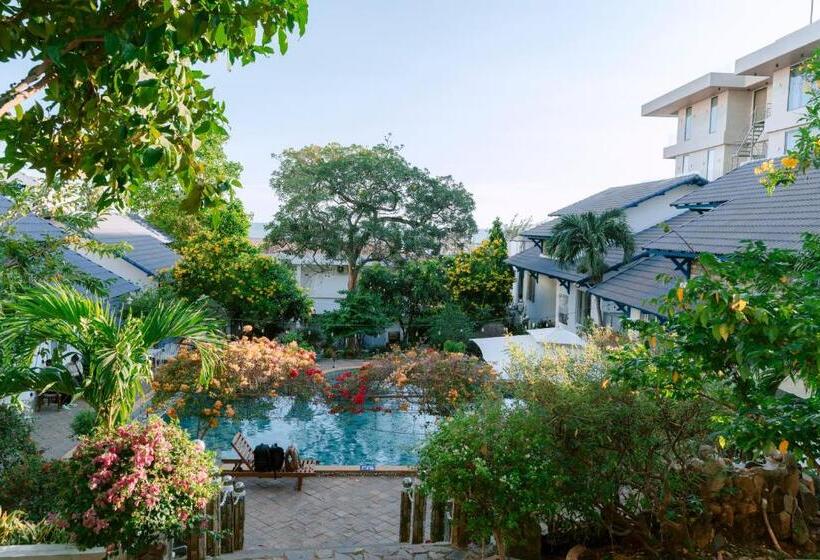 2 Bedroom Apartment Pool View, Doha Garden Villa Vũng Tàu