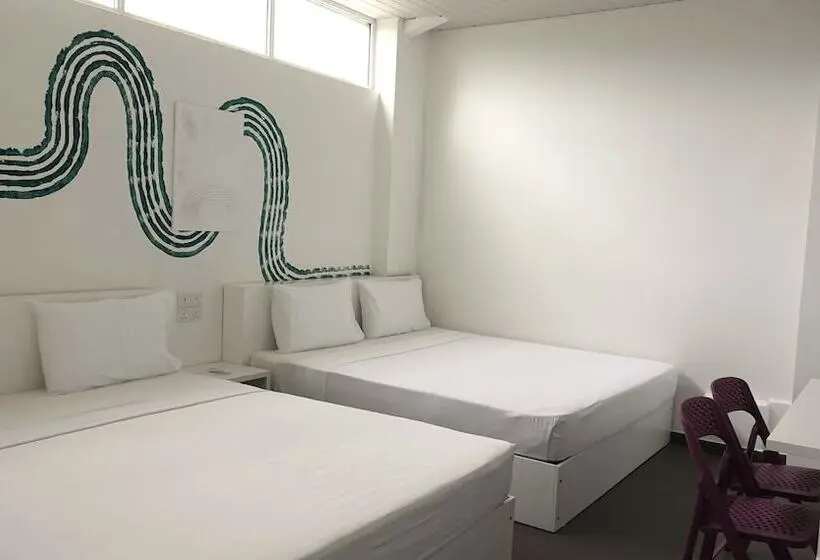 Perhehuone, City Beds Negombo
