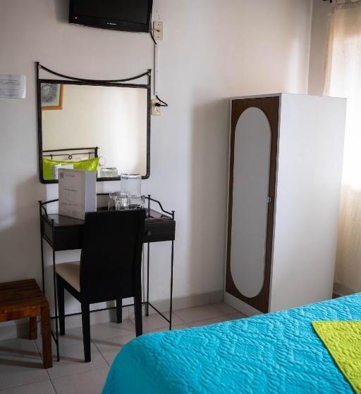 اتاق اکونومی, Plaza Ca