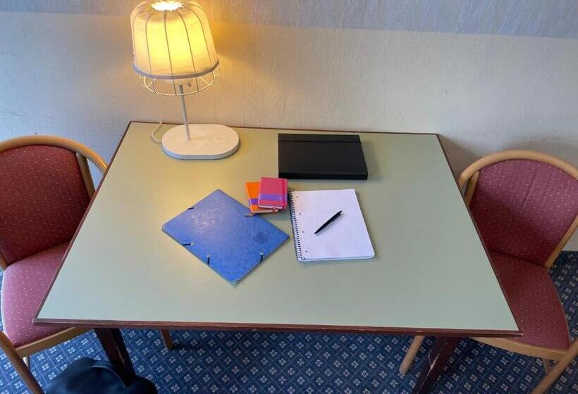 اتاق استاندارد, Tabor Rooms