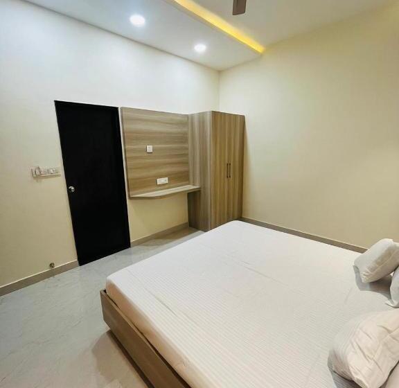اتاق لوکس, Log Inn Banaras