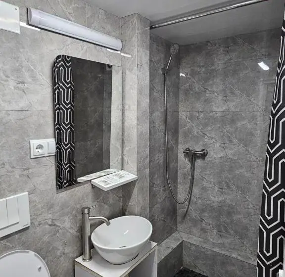 استودیوی استاندارد, Rose Studio