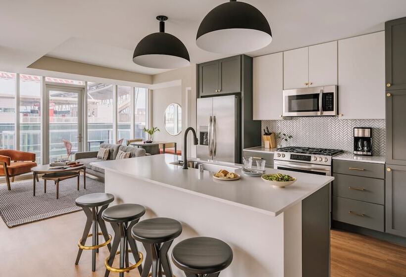 2 Bedrooms Apartment City View, Sonder At North Loop Green