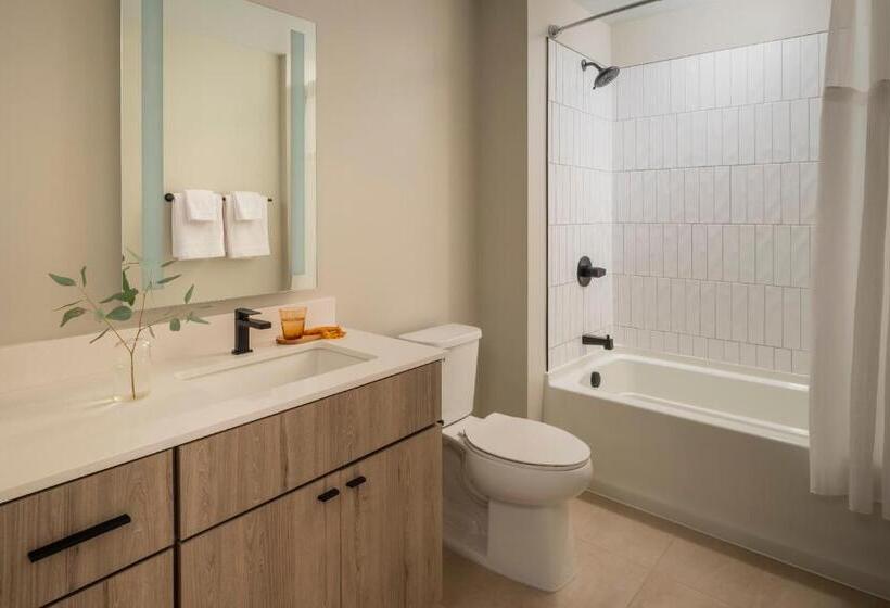 2 Bedrooms Apartment City View, Sonder At North Loop Green