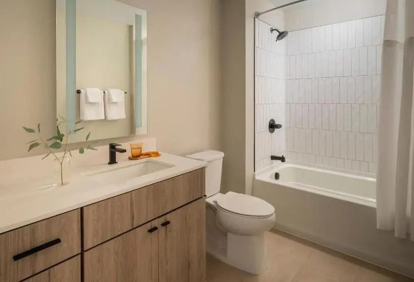 2 Bedrooms Apartment City View, Sonder At North Loop Green