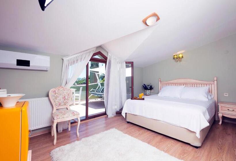 חדר דלוקס עם מרפסת נוף לים, Belizi