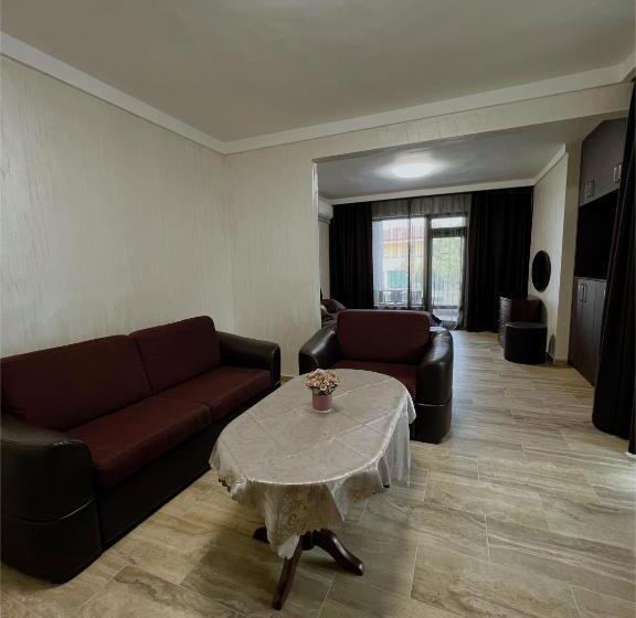 דירת חדר, Family Hotel Paradise