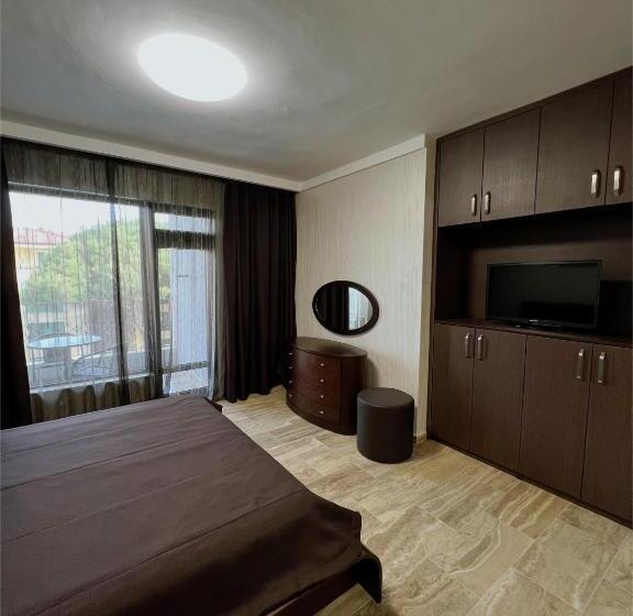 דירת חדר, Family Hotel Paradise