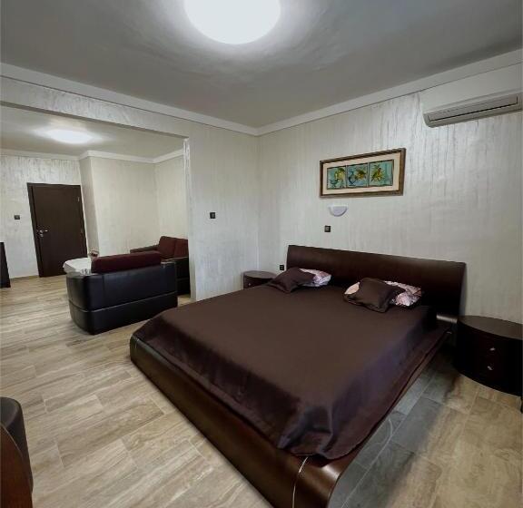 דירת חדר, Family Hotel Paradise