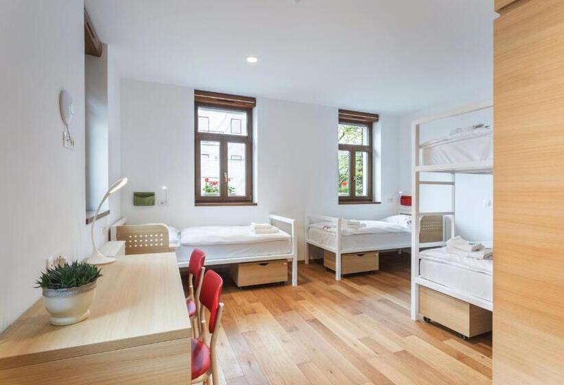 اتاق استاندارد چهار تخته, Hostel Bearlog Kočevje