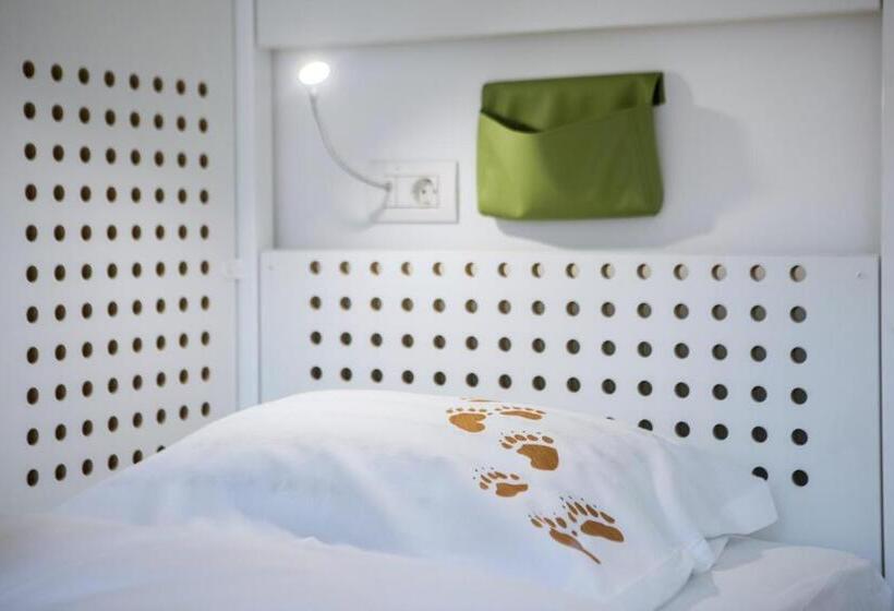 اتاق استاندارد چهار تخته, Hostel Bearlog Kočevje