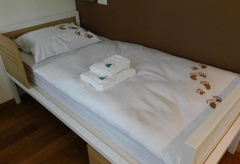 اتاق استاندارد چهار تخته, Hostel Bearlog Kočevje