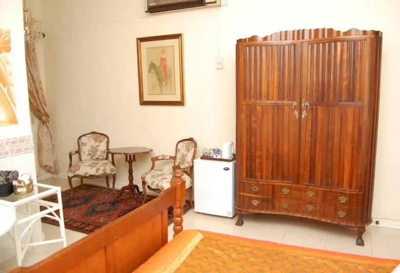 Suite with Terrace, Falcon Crest Suites