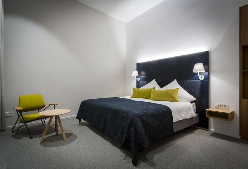 اتاق استاندارد, Katholischsoziales Institut